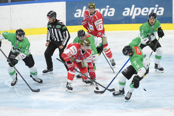 Na uvodnem medsebojnem dvoboju so s 4:2 zmagali hokejisti Bolzana. | Foto: HCB/Vanna Antonello