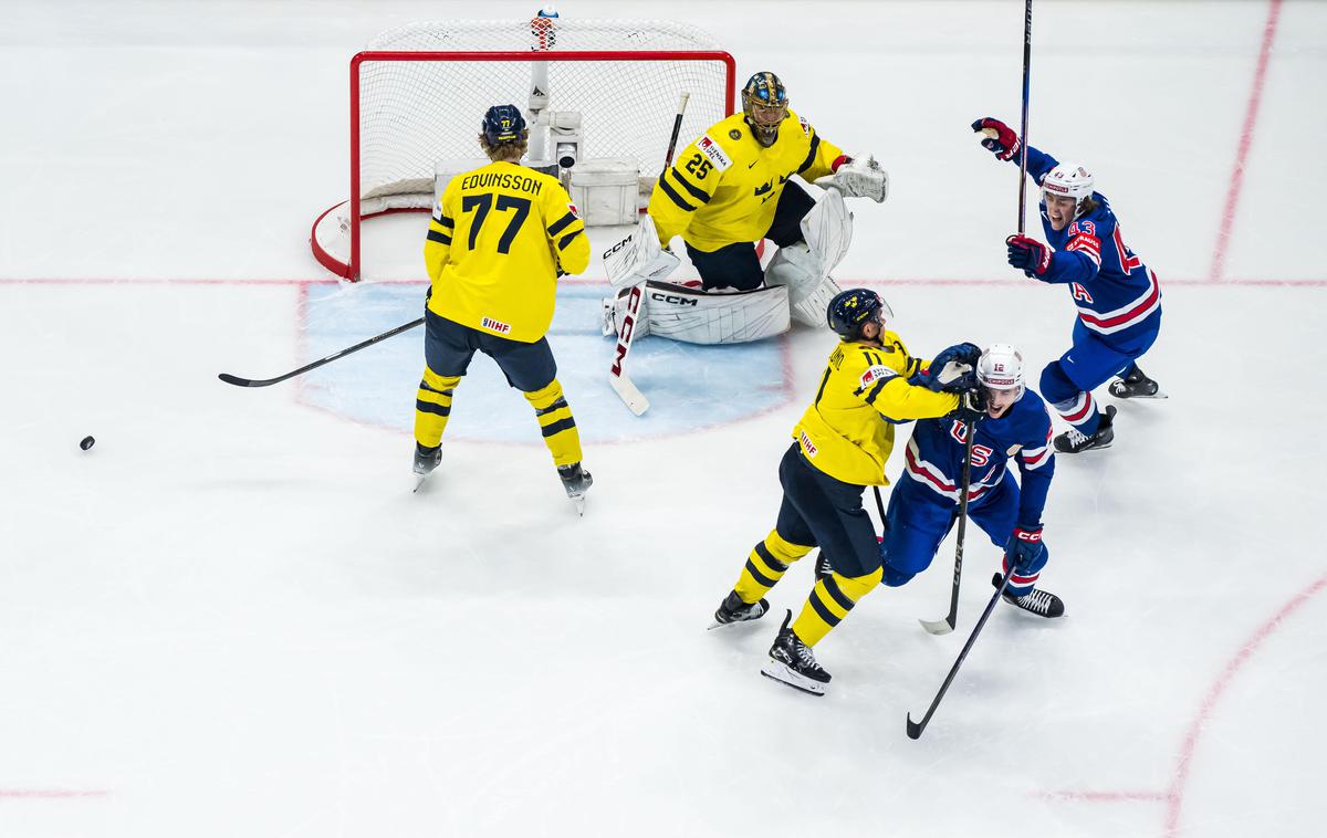 SP v hokeju: Švedska - ZDA, polfinale | Švedi se pred domačimi gledalci za finale borijo z Američani. | Foto Guliverimage