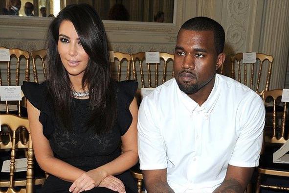Kanye West svoji Kim vrgel stran čevlje