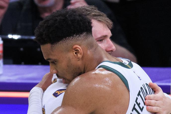 Luka Dončić Giannis Antetokounmpo | Ali je Giannis Antetotkuonmpo res na seznamu želja LA Lakersov? Če bi ga radi imeli v Kaliforniji, bodo morali zanj pripraviti velikanski paket, ki pa morda ne bo všeč Luki Dončiću. | Foto Reuters