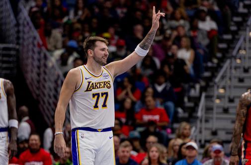 Dončić razvajal soigralce, Lakersi odgovorili na katastrofo, drama v Dallasu