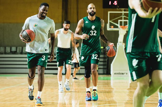 Melvin Ejim in Jackie Carmichael | Foto: Grega Valančič/Sportida