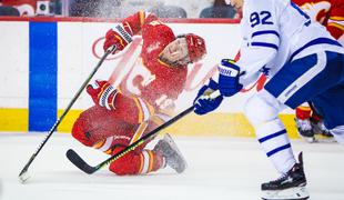 Toronto nadigral Calgary, Kopitar se pripravlja na Kanadčane #video