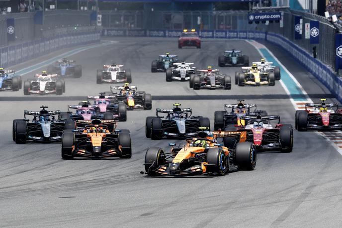 Miami šprint Lando Norris McLaren | Po slabem štartu Kimija Antonellija je McLaren takoj prišel do dvojnega vodstva. | Foto Reuters
