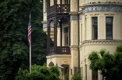 Trump ostro: Zaprli bomo 30 veleposlaništev in konzulatov. To so povedali o Ljubljani.