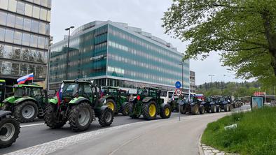 Slovenski kmetje napovedali protest