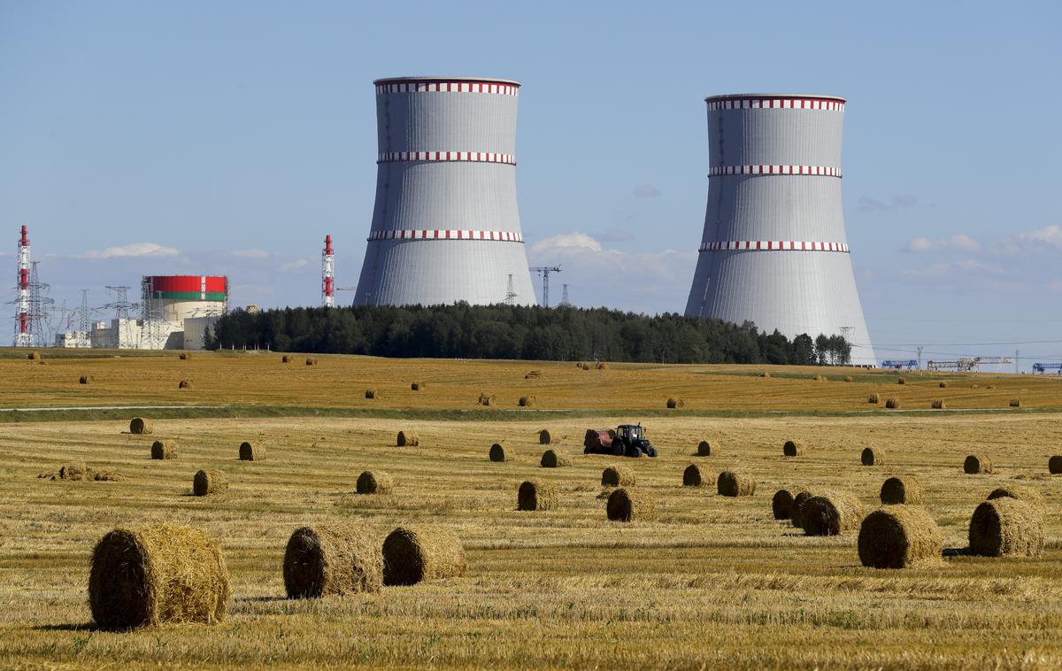 Jedrska elektrarna v Belorusiji | Rusko jedrsko podjetje Rosatom gradi oziroma je zgradilo jedrske elektrarne v številnih državah po svetu. Na fotografiji je Rosatomova jedrska elektrarna Astravec (tudi Ostravec) v Belorusiji.  | Foto Guliverimage