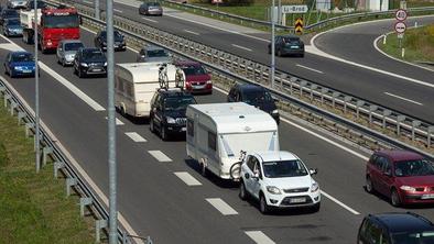Na cestah po državi še vedno zastoji