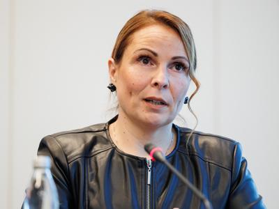 Kandidatka za varuhinjo pred prvim parlamentarnim sitom