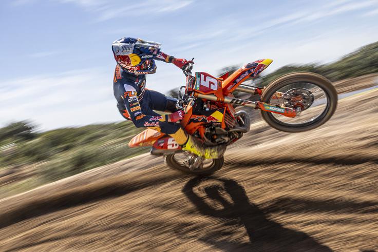 Lucas Coenen je vrhunsko odpeljal prvo vožnjo. | Foto: KTM
