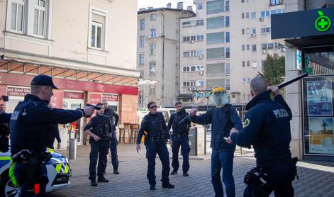 Grožnje z nožem na Bavarskem dvoru: policija neučinkovita