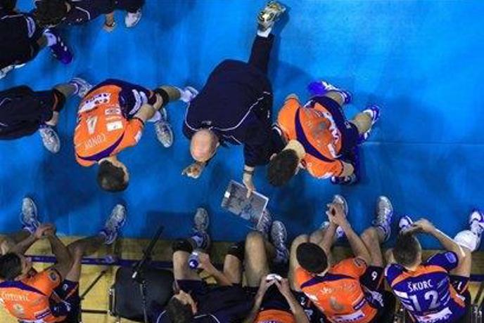 ACH Volley s težavo ugnal Kometo