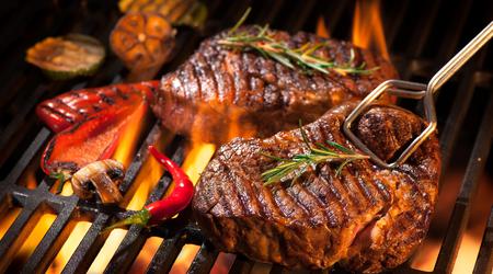 Strokovnjak: "rare" ali "medium rare" burger je nesmisel
