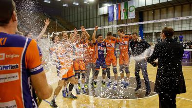 ACH Volley še 13. na prestolu, Panvita tretja (video)