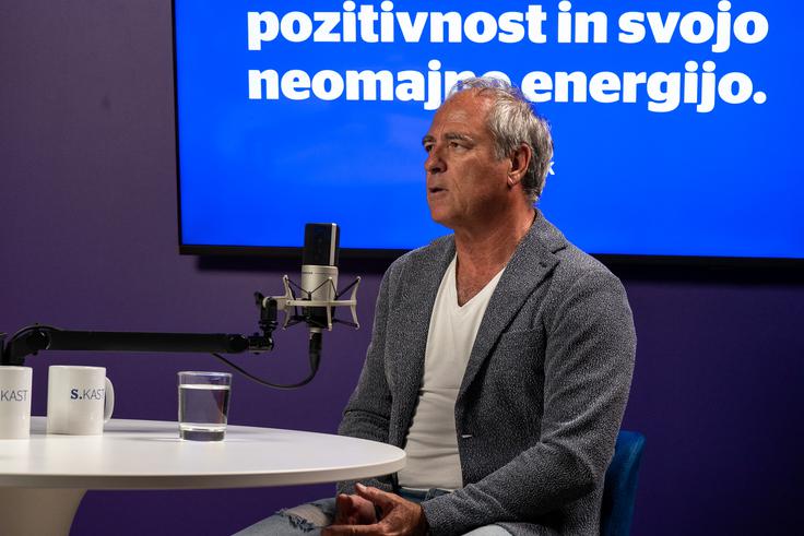 "Slovenci radi rečemo, pusti, saj je brezveze, raje bodi tiho. Zato smo pa tam, kjer smo," pravi Vili. | Foto: Liam Toni Šironjič