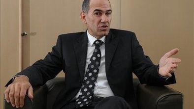 Janša: Vlada je bila sestavljena na osnovi laži
