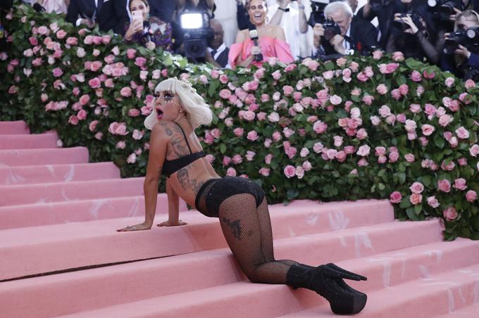 Na neki točki je lik Lady Gaga povsem zasenčil tisto, kar je pevka, ki sliši na pravo ime Stefani Germanotta, v resnici.  | Foto: Reuters