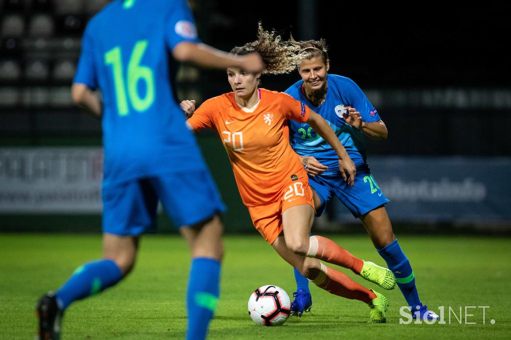 slovenska ženska nogometna reprezentanca, Slovenija : Nizozemska, kvalifikacije