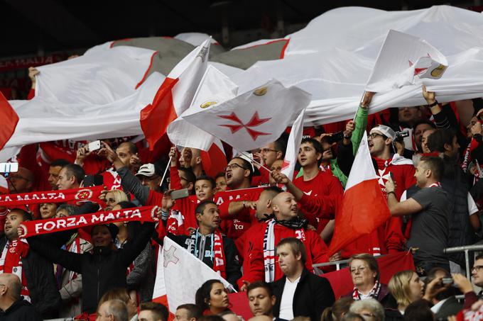 Navijači Malte čakajo na prve točke v kvalifikacijah za SP 2018. | Foto: Reuters