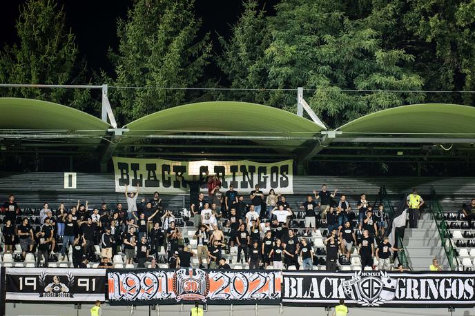 NK Mura : Žalgris, liga Europa | Mura je imela znova bučno podporo iz tribun. | Foto Blaž Weindorfer/Sportida