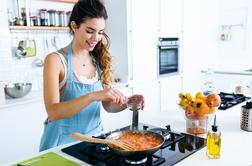 7 nasvetov, kako si olajšati kuhanje pri delu od doma