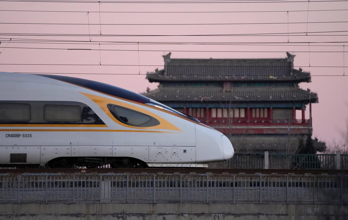 hitri vlak ZOI Peking | Nekateri vlaki bodo začeli voziti na začetku leta 2025, in sicer bodo povezovali Beograd in Subotico na severu države. | Foto Guliverimage