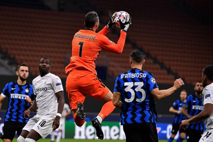Samir Handanović je v sredo v napetem srečanju remiziral z Borussio iz Mönchengladbacha. | Foto: Getty Images