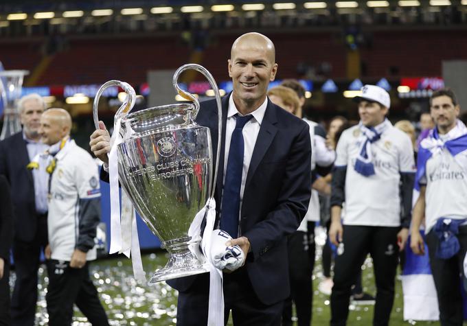 Zinedine Zidane je Real kot prvi popeljal do dveh naslovov v ligi prvakov v nizu. | Foto: Reuters