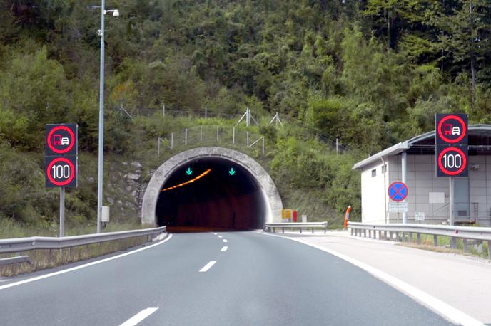 predor Trojane | Na štajerski avtocesti proti Ljubljani je bil dalj časa omejen promet skozi predor Trojane. | Foto Gregor Pavšič