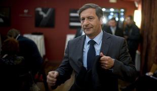 DeSUS sledi DL, Erjavec ne bo opravljal tekočih poslov