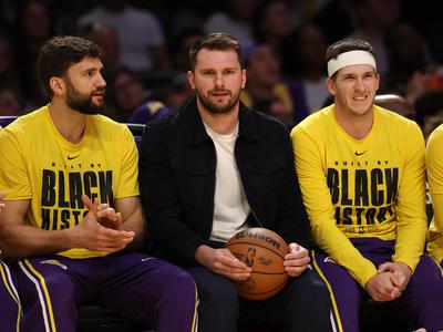 Lakers gostijo dve teksaški ekipi, proti Spursom brez Luke Dončića