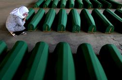 V Beogradu prepovedali zborovanja ob 20. obletnici genocida v Srebrenici