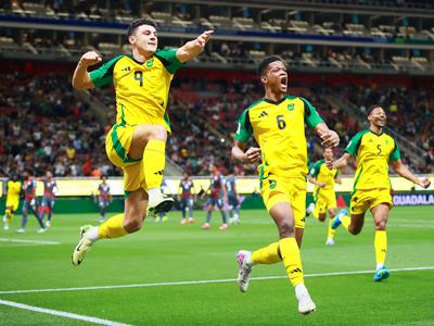 Bolivija in Jamajka po dolgoletni suši blizu raja