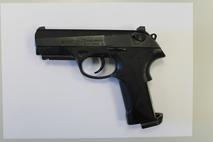 droge, pištola, razstrelivo