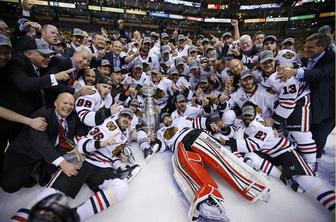 Stanleyjev pokal še petič v rokah Chicago Blackhawks!