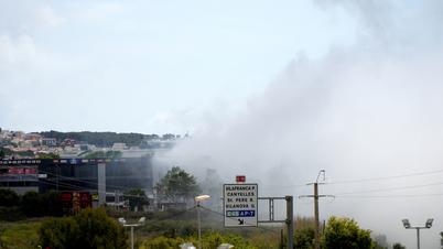 Požar v bližini Barcelone povzročil strupen oblak klora #foto #video