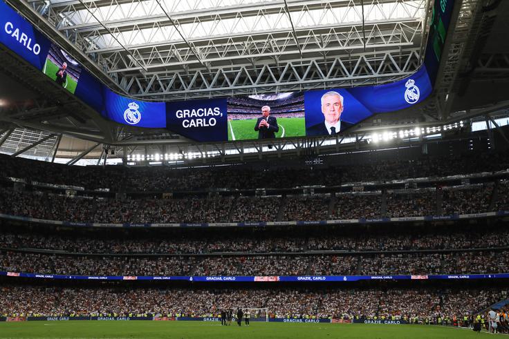 Madridski Real se je v soboto poslovil tudi od najtrofejnejšega trenerja Carla Ancelottija. | Foto: Reuters
