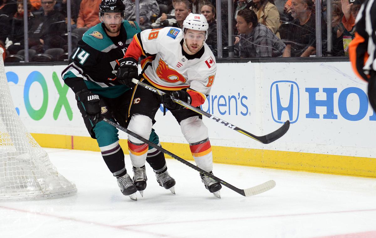 Calgary Flames | Hokejisti vodilnega moštva zahoda Calgaryja so izgubili na gostovanju pri Anaheimu.  | Foto Reuters