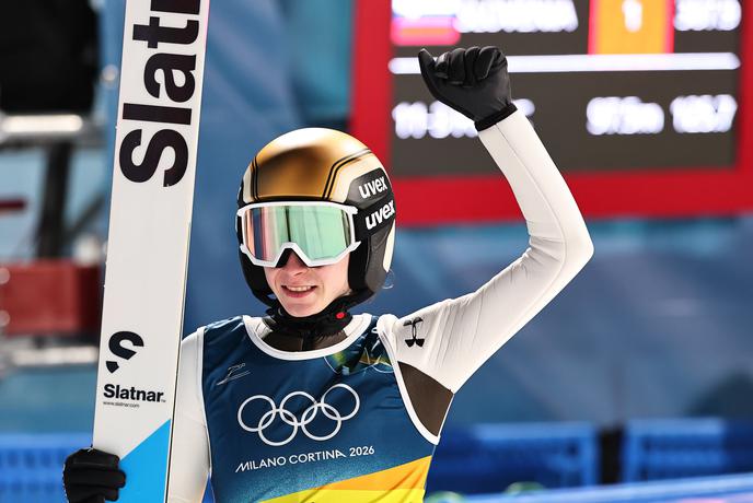 Peter Prevc ni več edini! Celoten komplet ima tudi njegova sestra Nika.