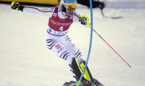 Smola za Neureutherja, zaradi poškodbe palca odpovedal slalom v Leviju