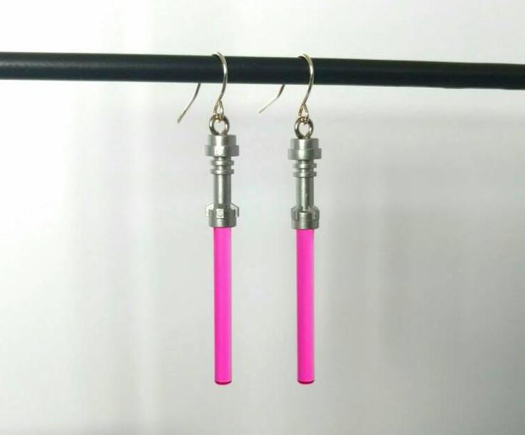 Na Etsyju jih v različnih barvah prodajajo za okoli deset evrov. | Foto: Etsy