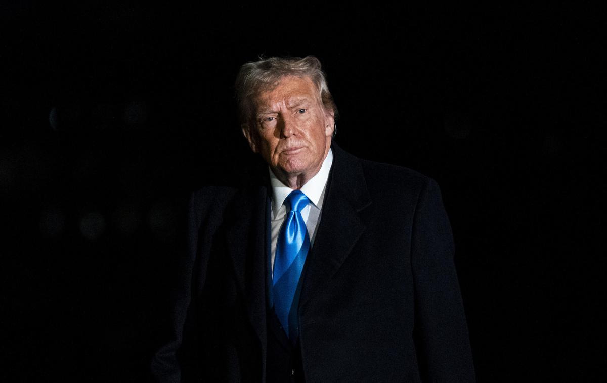 Donald Trump | Za zdaj Donald Trump proti Kitajski vodi navidezno trgovinsko vojno. Če bo pa res izbruhnila prava trgovinska vojna med tema državama, bodo police ameriških trgovin prazne, opozarja britanski finančni strokovnjak James Johnstone. | Foto Guliverimage