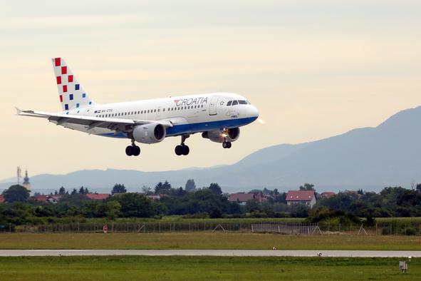 Družbi Croatia Airlines naj bi grozil stečaj