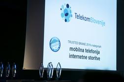 Telekom Slovenije prejel nagrado za najbolj zaupanja vredno znamko #foto