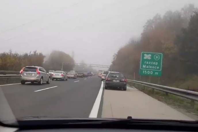 Počilo na dolenjki, nastajajo zastoji #video