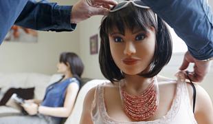 Delitvena ekonomija na Kitajskem: izposojajo tudi lutke za seks