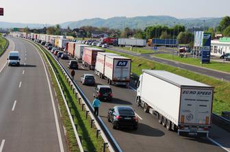 Na naših cestah tudi danes zastoji