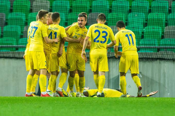 Domžalam se je nasmihala velika zmaga v Ljubljani, saj so vodili s 4:2, nato pa so se morali zadovoljiti s točko. | Foto: Grega Valančič/Sportida
