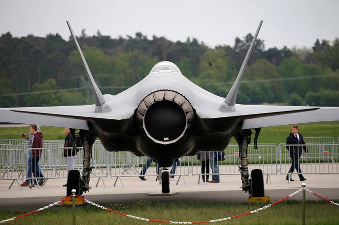 letalo F-35 | Napredni lovci F-35 so vrhunec ameriške vojaške tehnologije. Vsako letalo stane okoli 94 milijonov dolarjev. | Foto Reuters