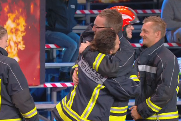 Trma ni bila dovolj, gasilke so priznale premoč moških #video